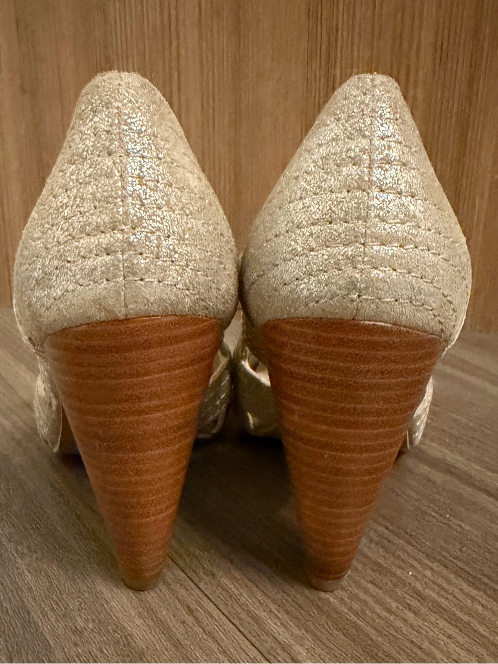 ✨Seychelles Women's Metallic Taupe Heeled Dress Pumps. Size 7.5 - Picture 2 of 13